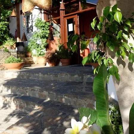 מלון דירות Cretan Village 4*
